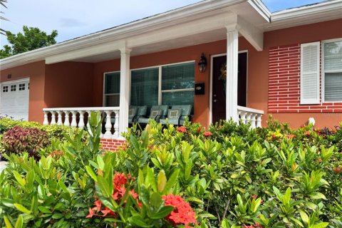 Villa ou maison à vendre à Saint Petersburg, Floride: 5 chambres, 194.26 m2 № 2394166 - photo 7