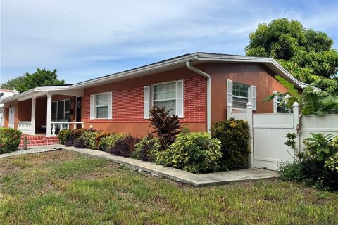Villa ou maison à vendre à Saint Petersburg, Floride: 5 chambres, 194.26 m2 № 2394166 - photo 3