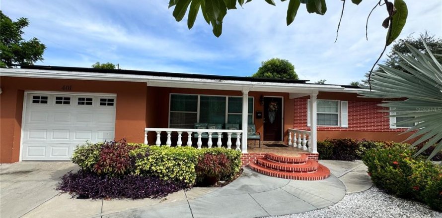 Villa ou maison à Saint Petersburg, Floride 5 chambres, 194.26 m2 № 2394166