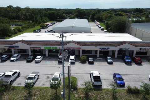 Propiedad comercial en alquiler en Orlando, Florida, 3271.09 m2 № 2219204 - foto 3