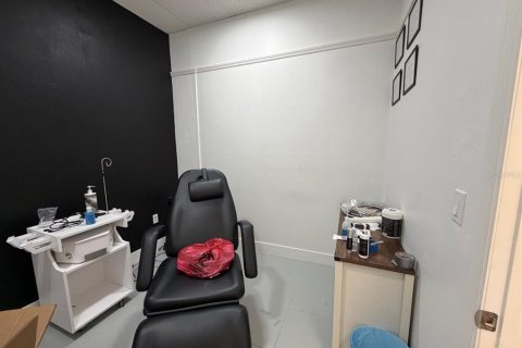 Propiedad comercial en alquiler en Orlando, Florida, 3271.09 m2 № 2219204 - foto 11