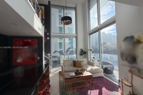 Condominio en Miami, Florida, 1 dormitorio  № 2008091