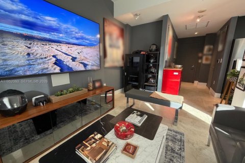 Condominio en venta en Miami, Florida, 1 dormitorio, 108.42 m2 № 2008091 - foto 4
