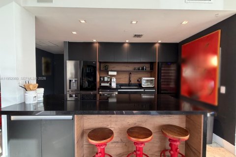 Condominio en venta en Miami, Florida, 1 dormitorio, 108.42 m2 № 2008091 - foto 7