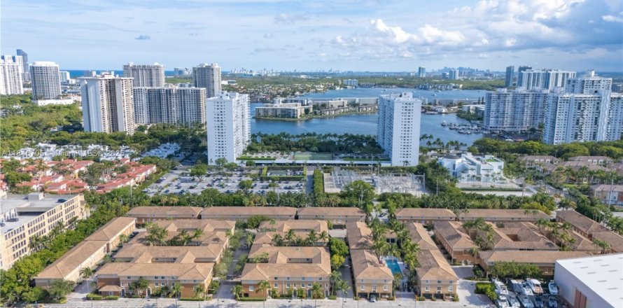 Condominio en Aventura, Florida, 3 dormitorios  № 1845659