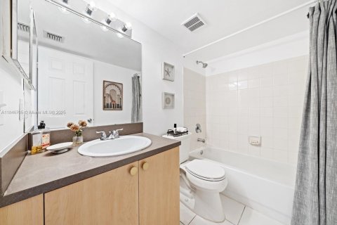 Condominio en venta en Aventura, Florida, 3 dormitorios, 137.59 m2 № 1845659 - foto 20