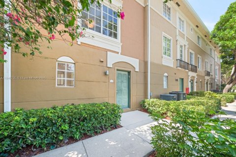 Condominio en venta en Aventura, Florida, 3 dormitorios, 137.59 m2 № 1845659 - foto 2