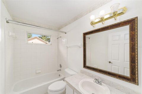 House in Gainesville, Florida 3 bedrooms, 155.8 sq.m. № 1852813 - photo 10