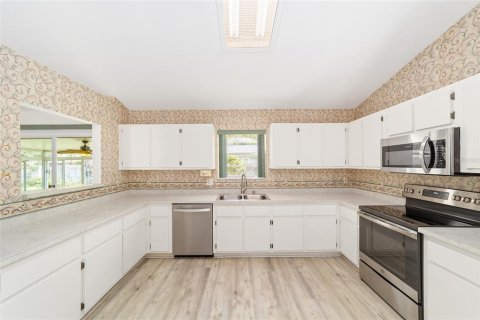 House in Gainesville, Florida 3 bedrooms, 155.8 sq.m. № 1852813 - photo 4