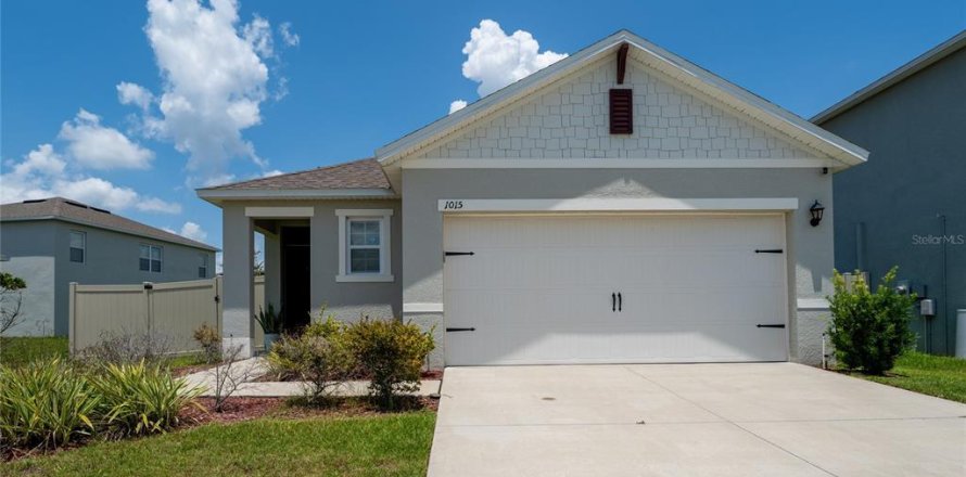 House in Davenport, Florida 3 bedrooms, 142.05 sq.m. № 1749229