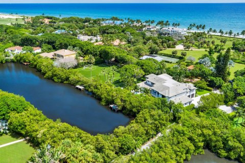 House in North Palm Beach, Florida 6 bedrooms, 586.49 sq.m. № 2401229 - photo 2