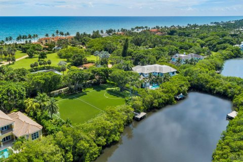 House in North Palm Beach, Florida 6 bedrooms, 586.49 sq.m. № 2401229 - photo 3