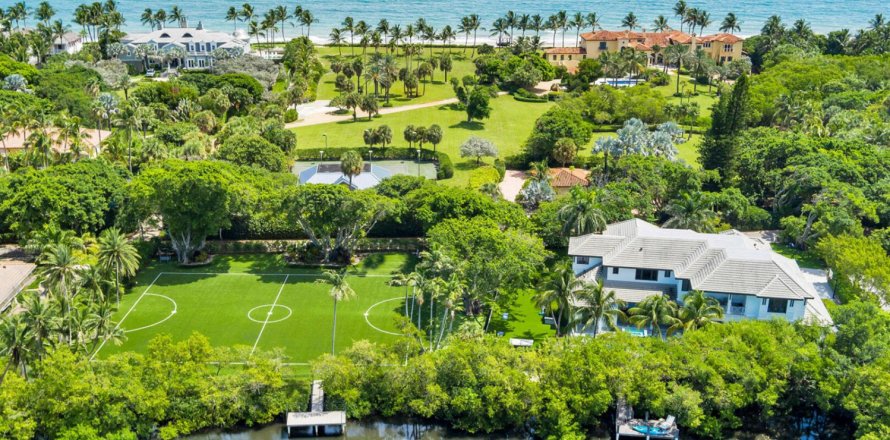 House in North Palm Beach, Florida 6 bedrooms, 586.49 sq.m. № 2401229