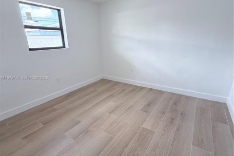 Casa en alquiler en Miami, Florida, 2 dormitorios, 79.43 m2 № 2044078 - foto 7