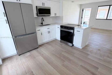 Villa ou maison à Miami, Floride 2 chambres, 79.43 m2 № 2044078