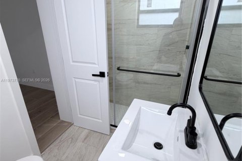 Casa en alquiler en Miami, Florida, 2 dormitorios, 79.43 m2 № 2044078 - foto 6