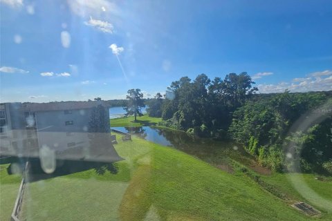 Condo in Altamonte Springs, Florida, 3 bedrooms  № 2368831 - photo 17