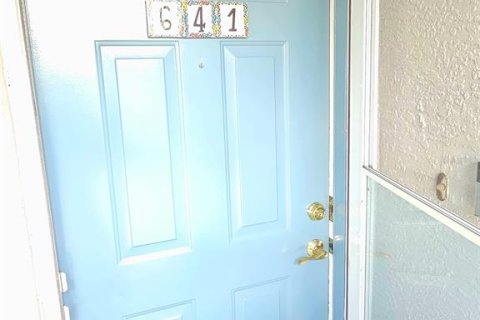 Condo in Altamonte Springs, Florida, 3 bedrooms  № 2368831 - photo 2