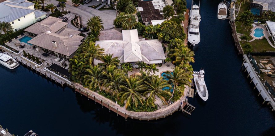 Villa ou maison à Lighthouse Point, Floride 4 chambres, 346.99 m2 № 2261422