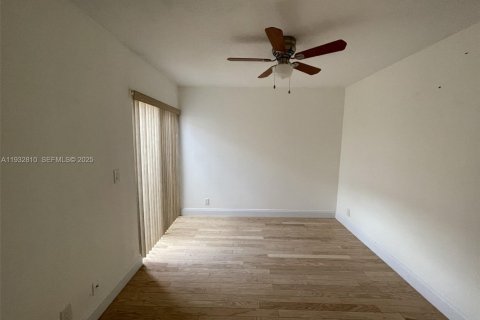 Снять в аренду виллу или дом в Уэстон, Флорида 3 спальни, 129.41м2, № 2034955 - фото 30