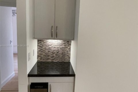 Снять в аренду виллу или дом в Уэстон, Флорида 3 спальни, 129.41м2, № 2034955 - фото 24