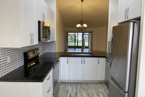 Снять в аренду виллу или дом в Уэстон, Флорида 3 спальни, 129.41м2, № 2034955 - фото 9