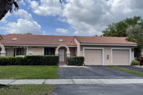 Снять в аренду виллу или дом в Уэстон, Флорида 3 спальни, 129.41м2, № 2034955 - фото 3