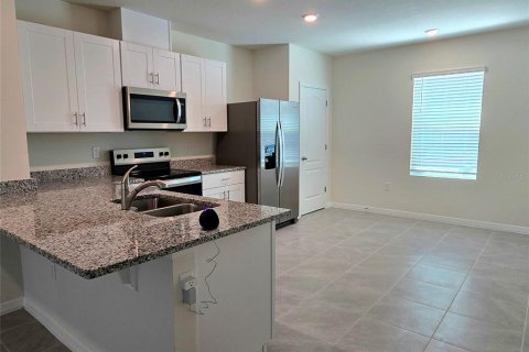 Adosado en alquiler en Edgewater, Florida, 3 dormitorios, 170.94 m2 № 1877279 - foto 2