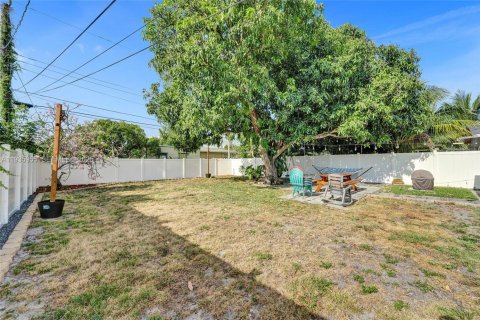 House in Hollywood, Florida 2 bedrooms, 95.69 sq.m. № 1994016 - photo 19