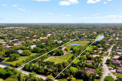 Land in Davie, Florida № 1713604 - photo 1