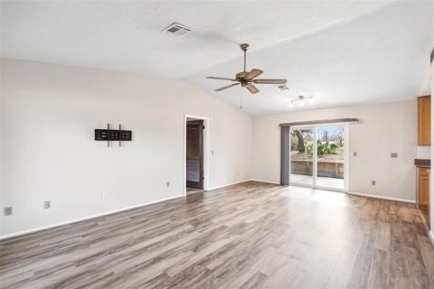 Villa ou maison à vendre à Deltona, Floride: 3 chambres, 111.48 m2 № 2167610 - photo 6