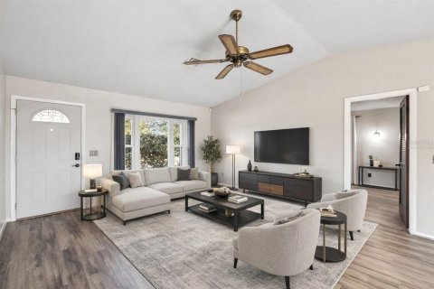 Villa ou maison à vendre à Deltona, Floride: 3 chambres, 111.48 m2 № 2167610 - photo 2