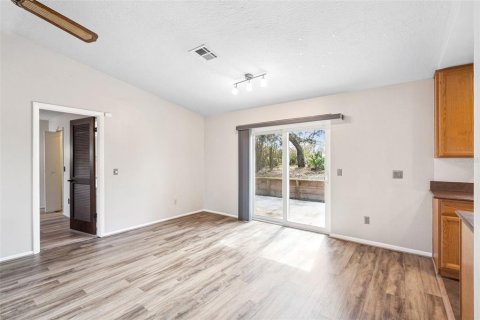 Villa ou maison à vendre à Deltona, Floride: 3 chambres, 111.48 m2 № 2167610 - photo 5
