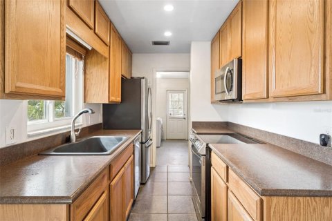 Villa ou maison à vendre à Deltona, Floride: 3 chambres, 111.48 m2 № 2167610 - photo 8
