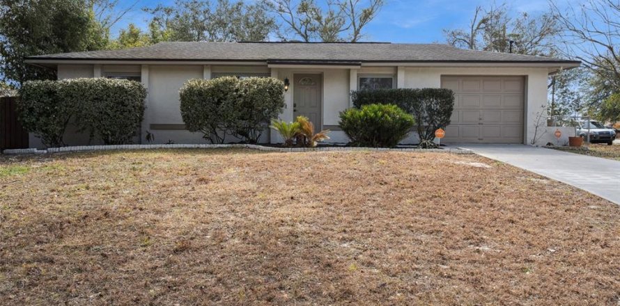 Villa ou maison à Deltona, Floride 3 chambres, 111.48 m2 № 2167610