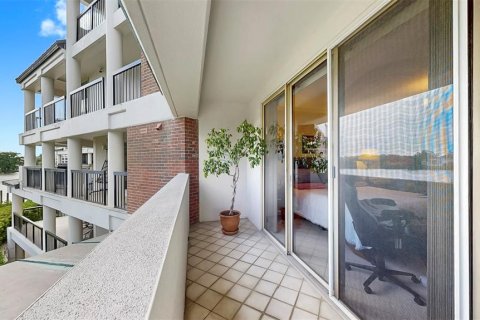 Condo in Tampa, Florida, 2 bedrooms  № 1625557 - photo 12