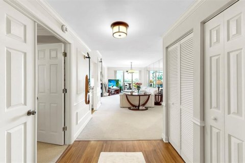 Condo in Tampa, Florida, 2 bedrooms  № 1625557 - photo 13