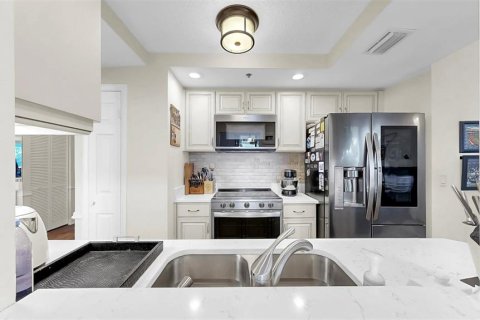 Condo in Tampa, Florida, 2 bedrooms  № 1625557 - photo 25