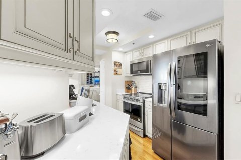 Condo in Tampa, Florida, 2 bedrooms  № 1625557 - photo 27