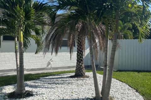 Casa en venta en Lake Clarke Shores, Florida, 3 dormitorios, 151.34 m2 № 2382703 - foto 9
