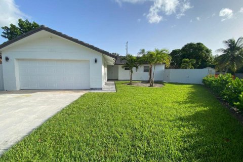 Casa en Lake Clarke Shores, Florida 3 dormitorios, 151.34 m2 № 2382703