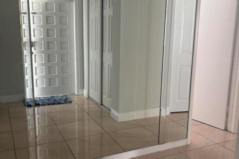 Casa en venta en Lake Clarke Shores, Florida, 3 dormitorios, 151.34 m2 № 2382703 - foto 7