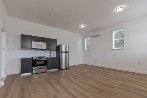 Villa ou maison à louer à Miami, Floride: 442.59 m2 № 1839447 - photo 4