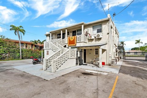 Villa ou maison à louer à Miami, Floride: 442.59 m2 № 1839447 - photo 18