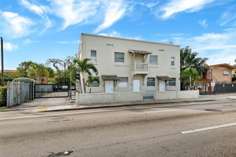 Villa ou maison à louer à Miami, Floride: 442.59 m2 № 1839447 - photo 22