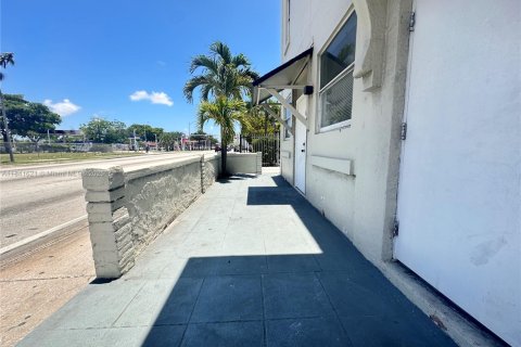 Villa ou maison à louer à Miami, Floride: 442.59 m2 № 1839447 - photo 30