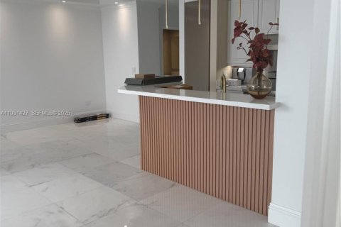 Condo in Miami, Florida, 1 bedroom № 1990022