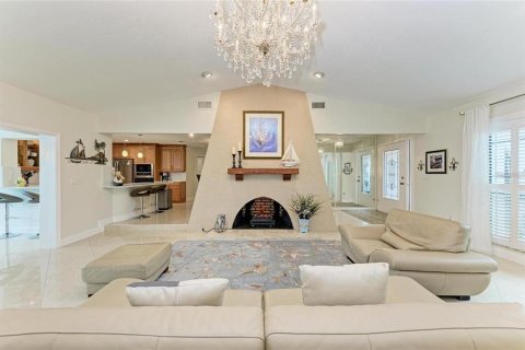 Villa ou maison à vendre à Punta Gorda, Floride: 2 chambres, 219.81 m2 № 1516736 - photo 3
