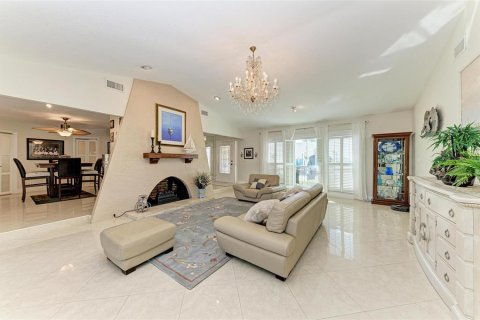Villa ou maison à vendre à Punta Gorda, Floride: 2 chambres, 219.81 m2 № 1516736 - photo 4