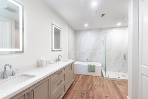 Condo in Palm Beach Shores, Florida, 2 bedrooms  № 2262347 - photo 19